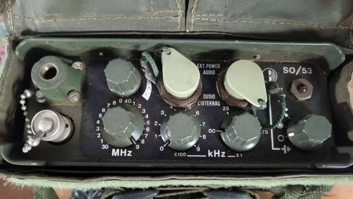 SADF - Border Period A53 PORTABLE/MANPACK RADIO VHF/FM Radio