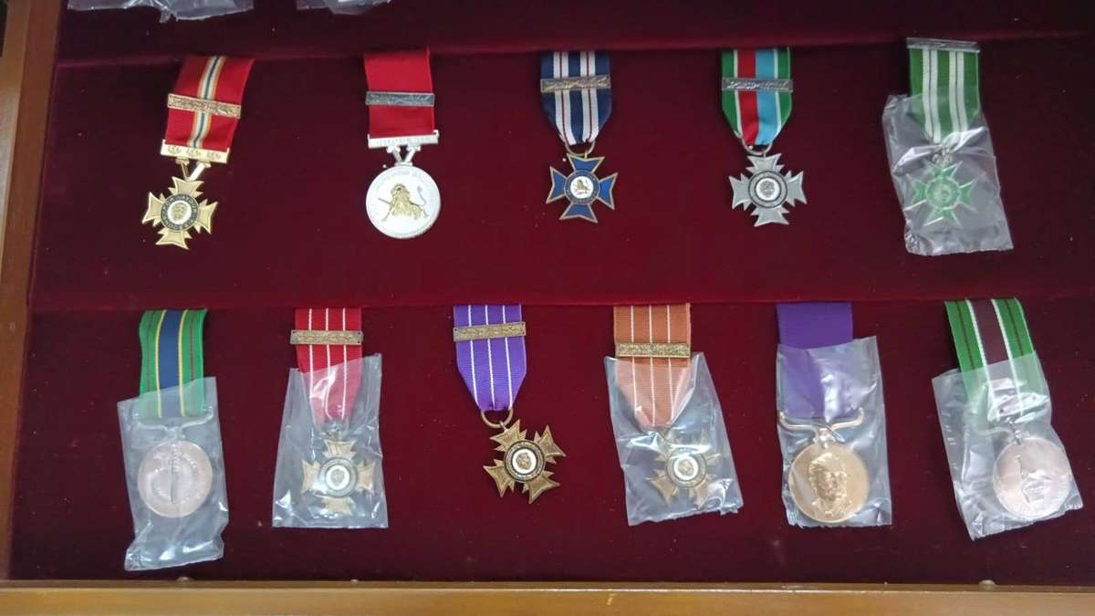 Rhodesia - The Livingston Mint Rhodesian Honours and Awards - Full Size Set Number 82