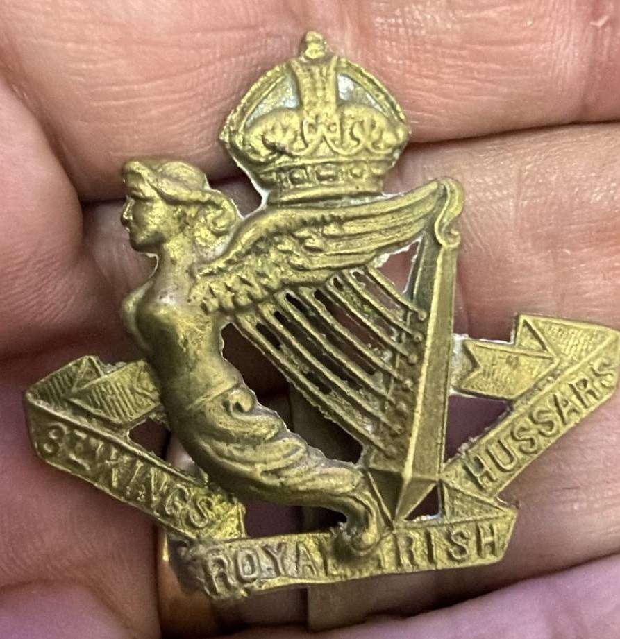 British - 8th King's Royal Irish Hussars Cap Badge ( Cast )