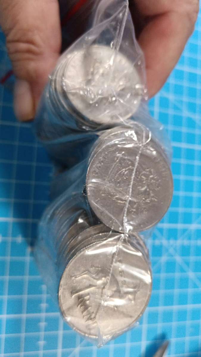 100 x Nickel R1 coins