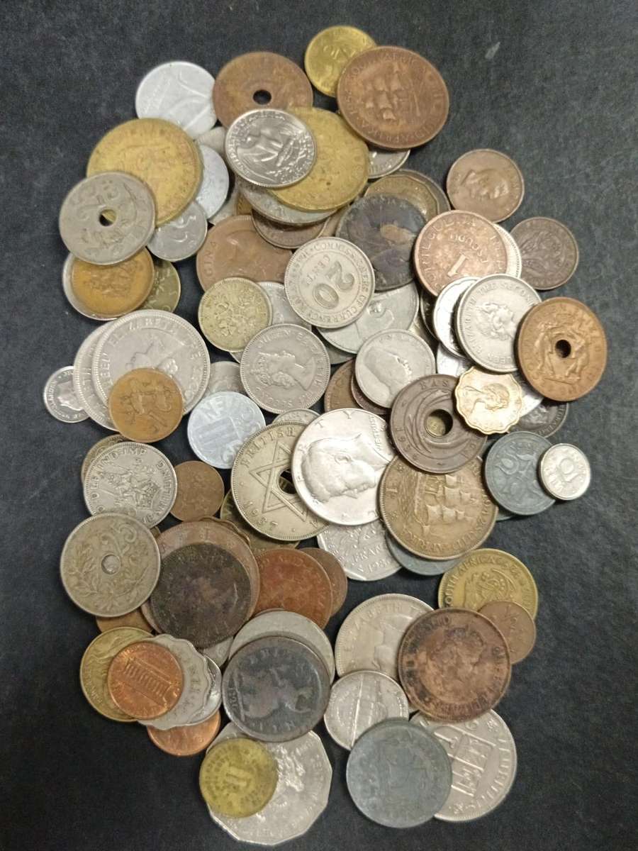Mixed lot of 100 coins