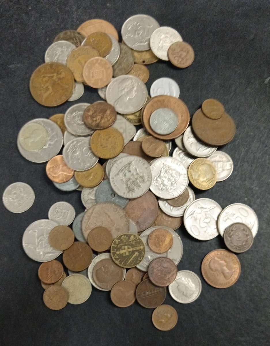 Mixed lot of 100 coins