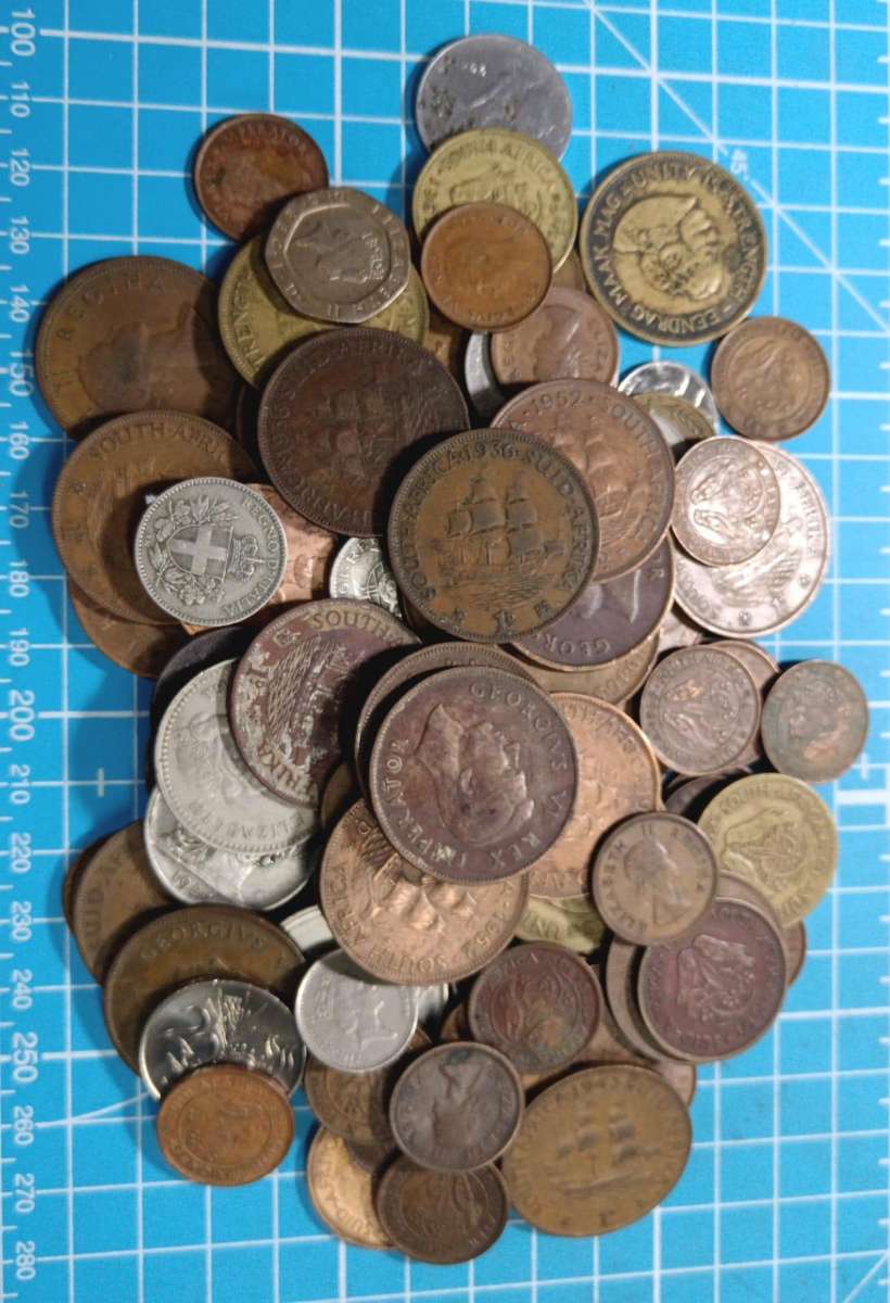 mixed lot of 100 coins