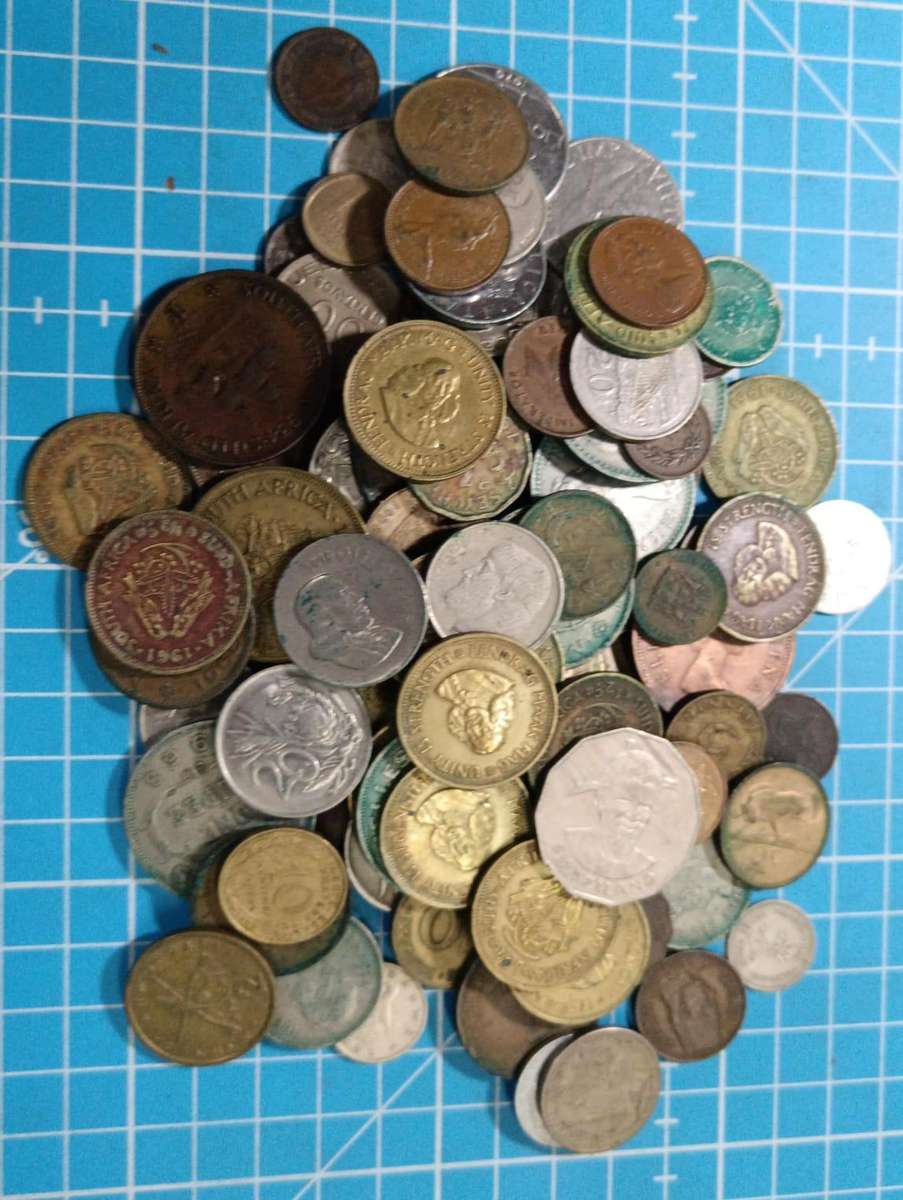 mixed lot of 100 coins