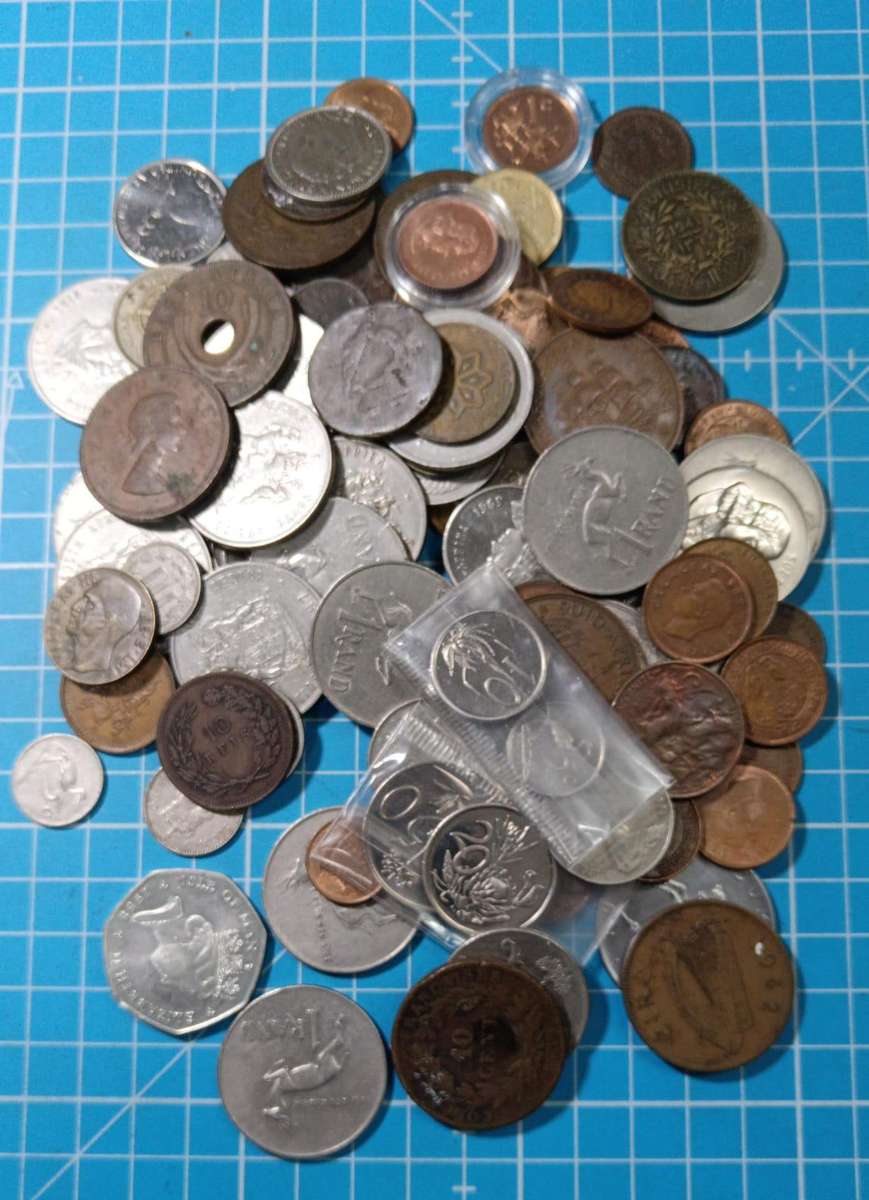 mixed lot of 100 coins