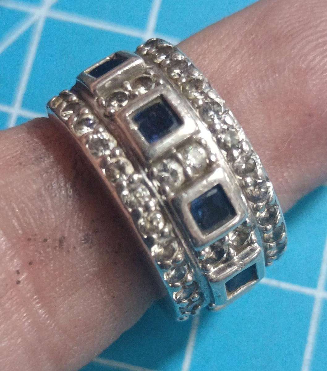 sterling silver ring - weight  6.3 grams