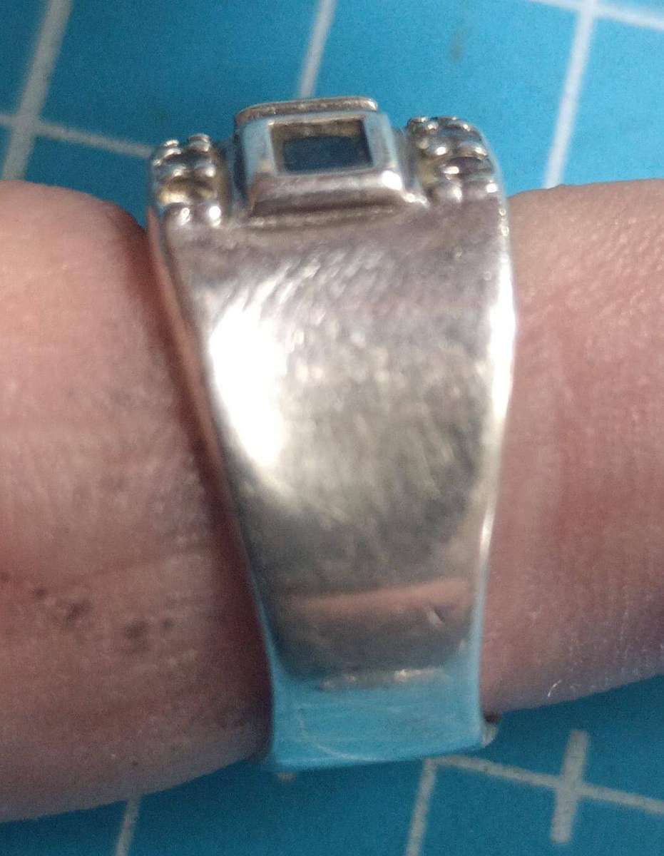 sterling silver ring - weight  6.3 grams