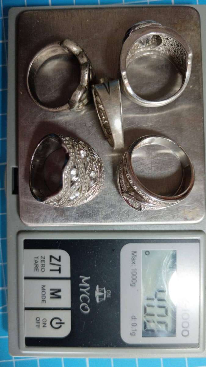 Collection of 5 x sterling silver rings