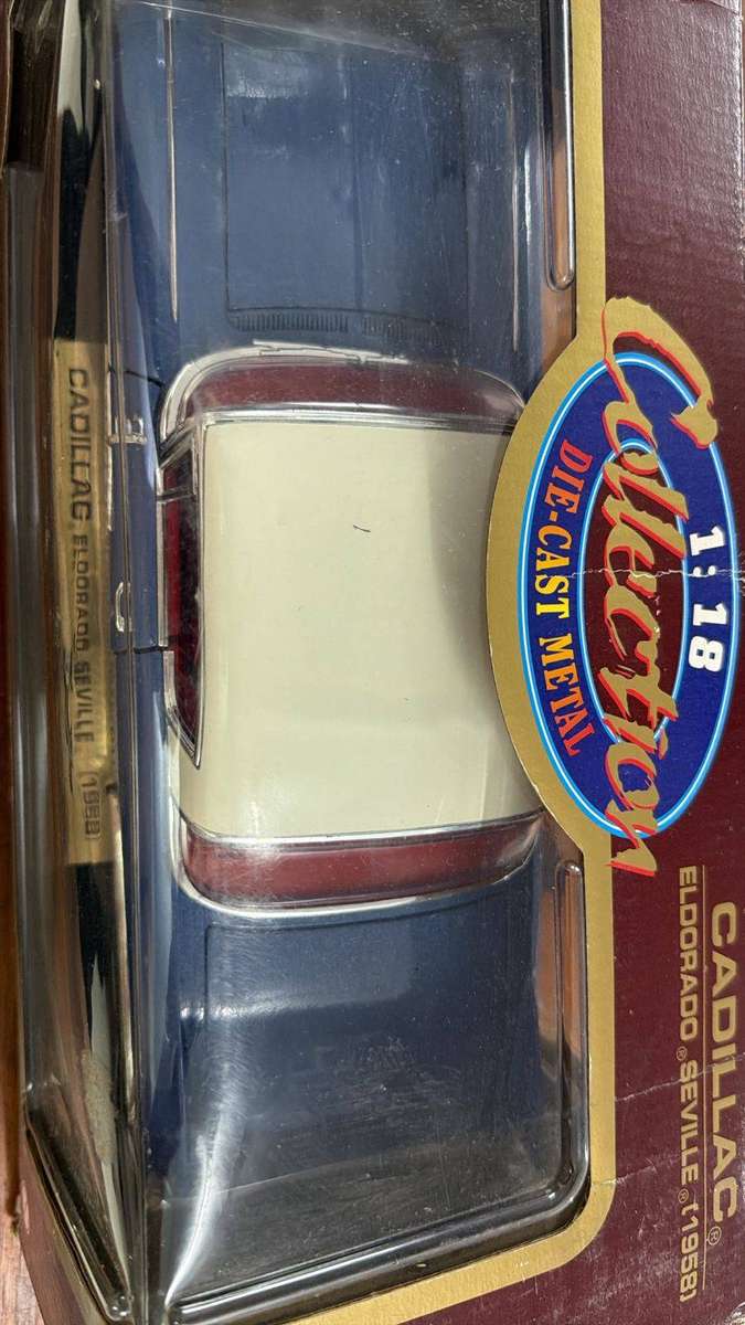 Cadilac Eldorado seville 1958 scale 1/18 vintage car boxed