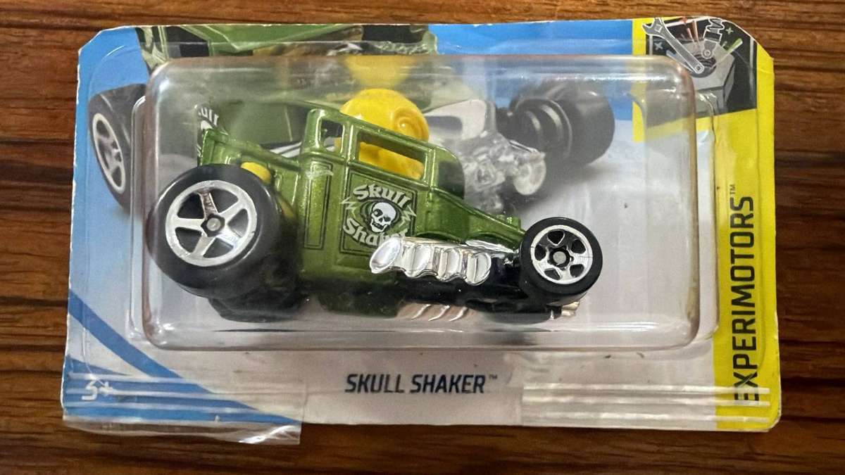 Hot Wheels skull shaker
