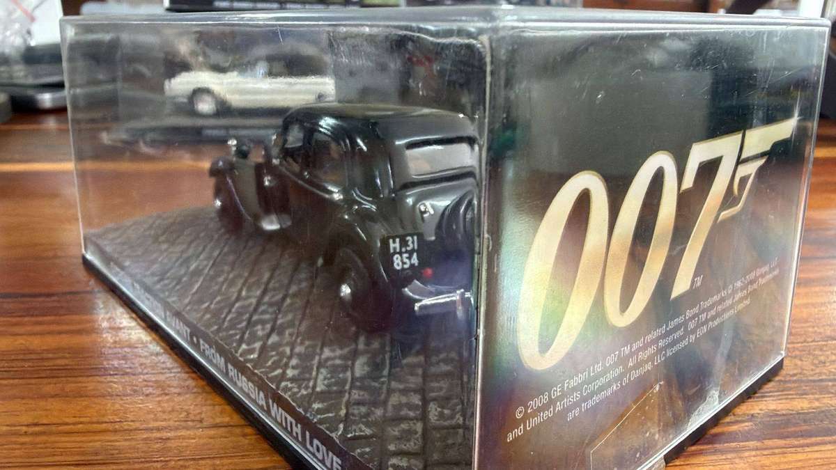 Citroen Traction Avant - From Russia with Love