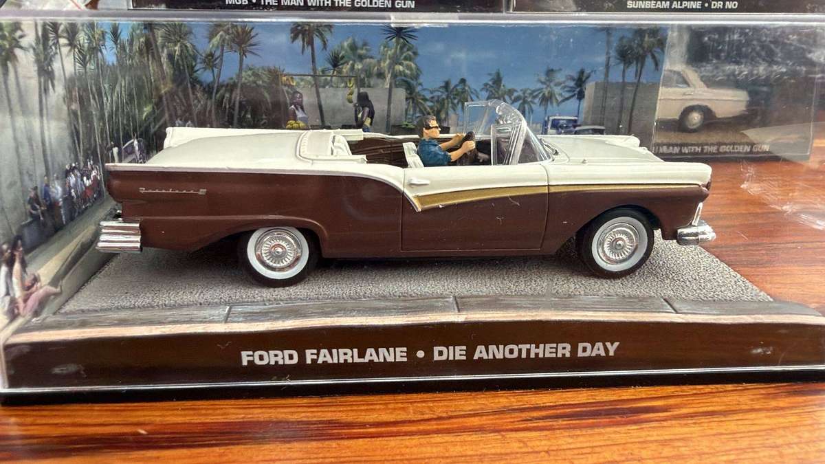 Ford Fairlane - Die Another Day