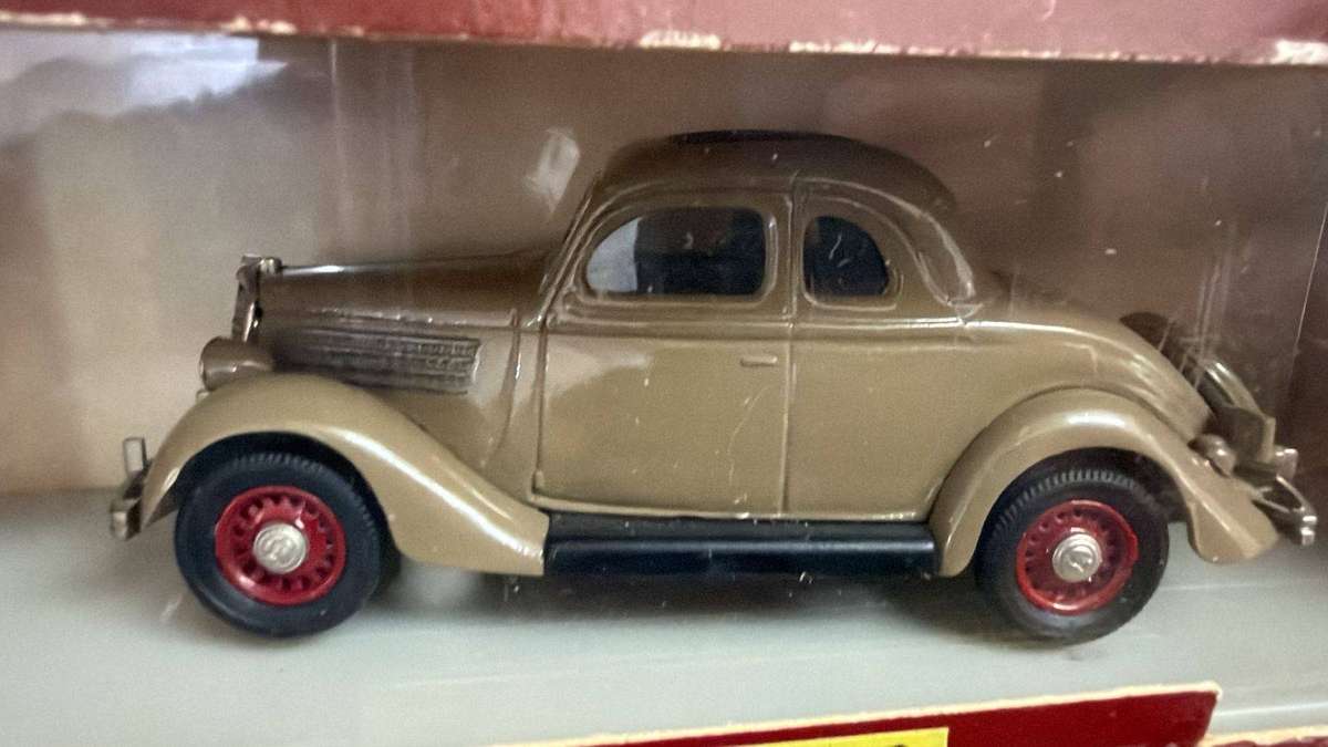 Rextoys - ford 1935 coupe, 5 glaces, 2 portes 53
