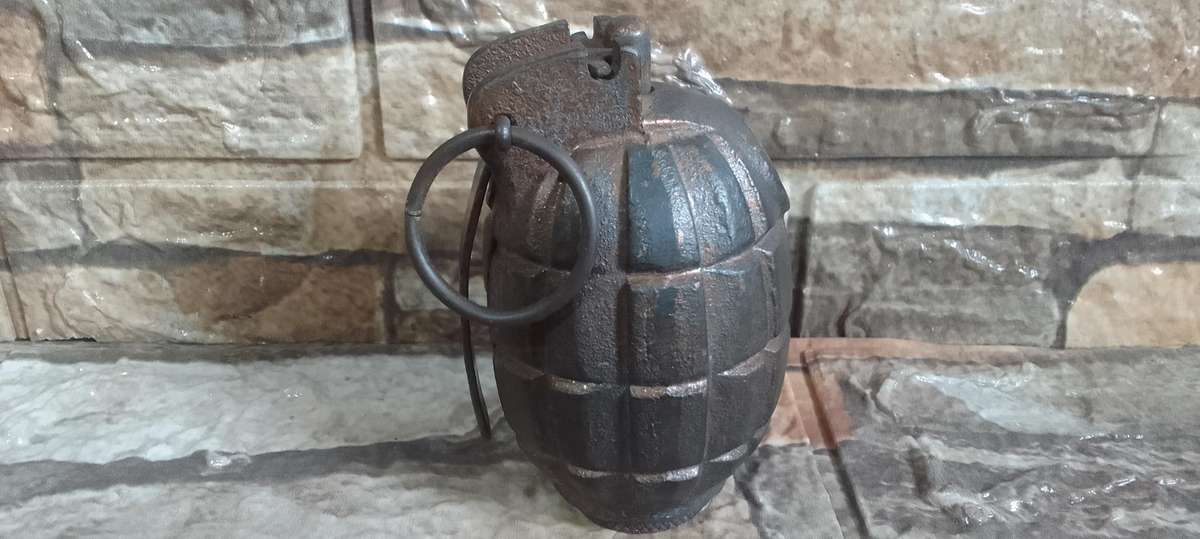 grenade british ww2 mills. inert
