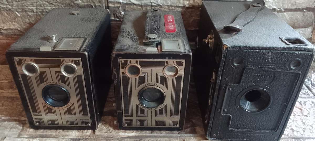 antique cameras x3