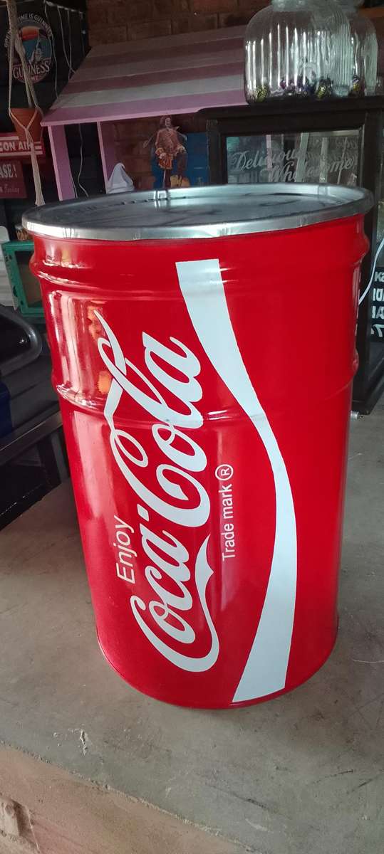 giant coca cola can stool