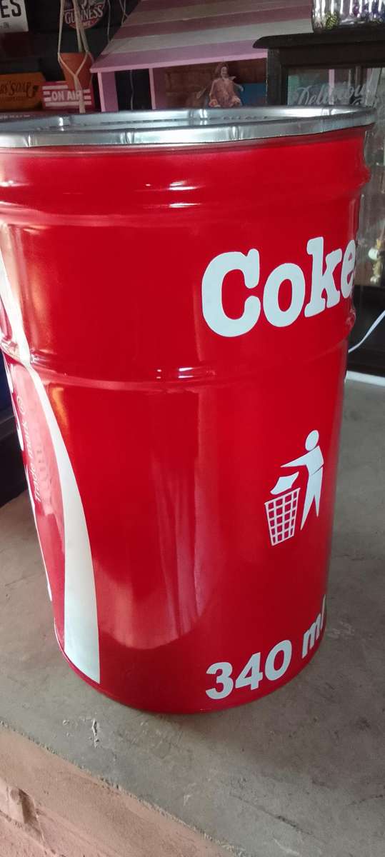giant coca cola can stool
