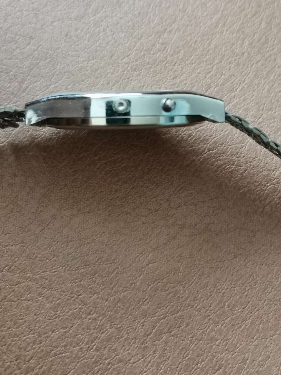 Vintage 1980s Mercedes Benz W124 watch