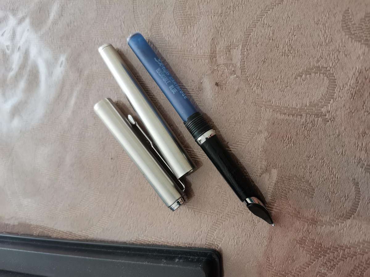 1990s parker stainless steel fountain pen boxed