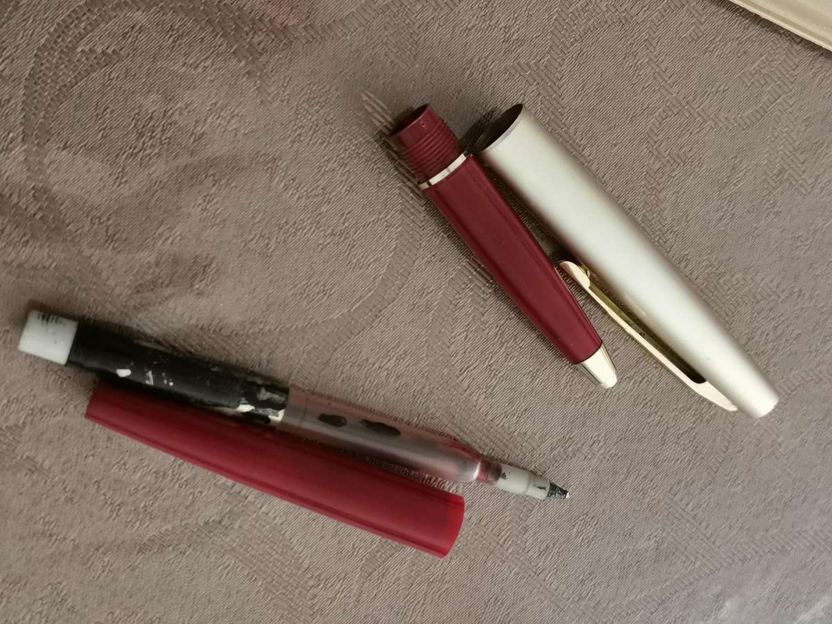 Lot of vintage collectible pens and pencils