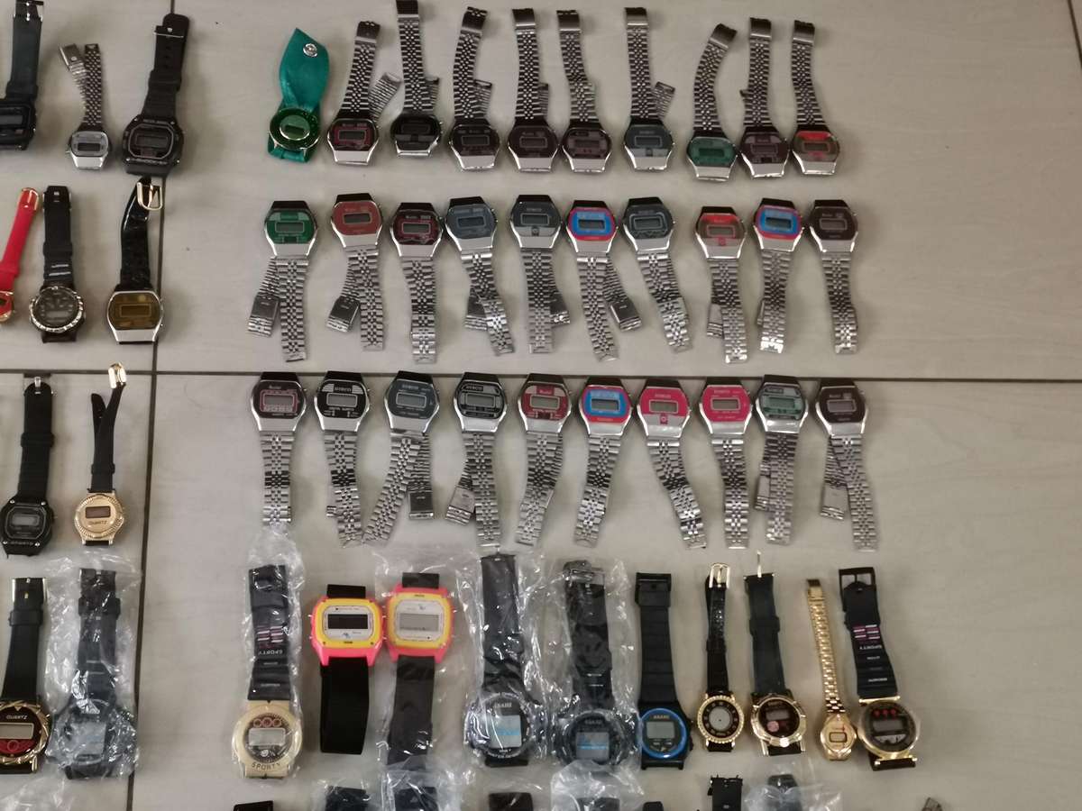 280 new old shop stock quartz watches from the early 1990s