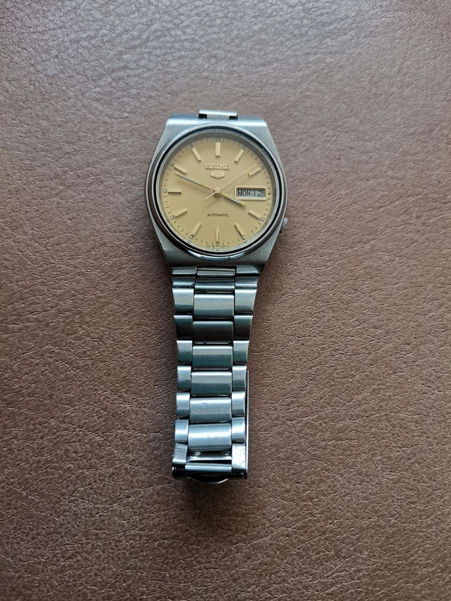 Vintage seiko 5 automatic mechanical watch
