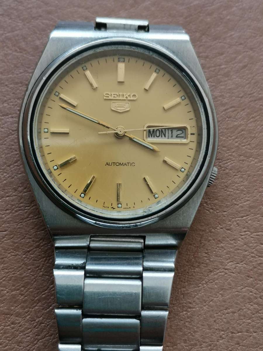 Vintage seiko 5 automatic mechanical watch