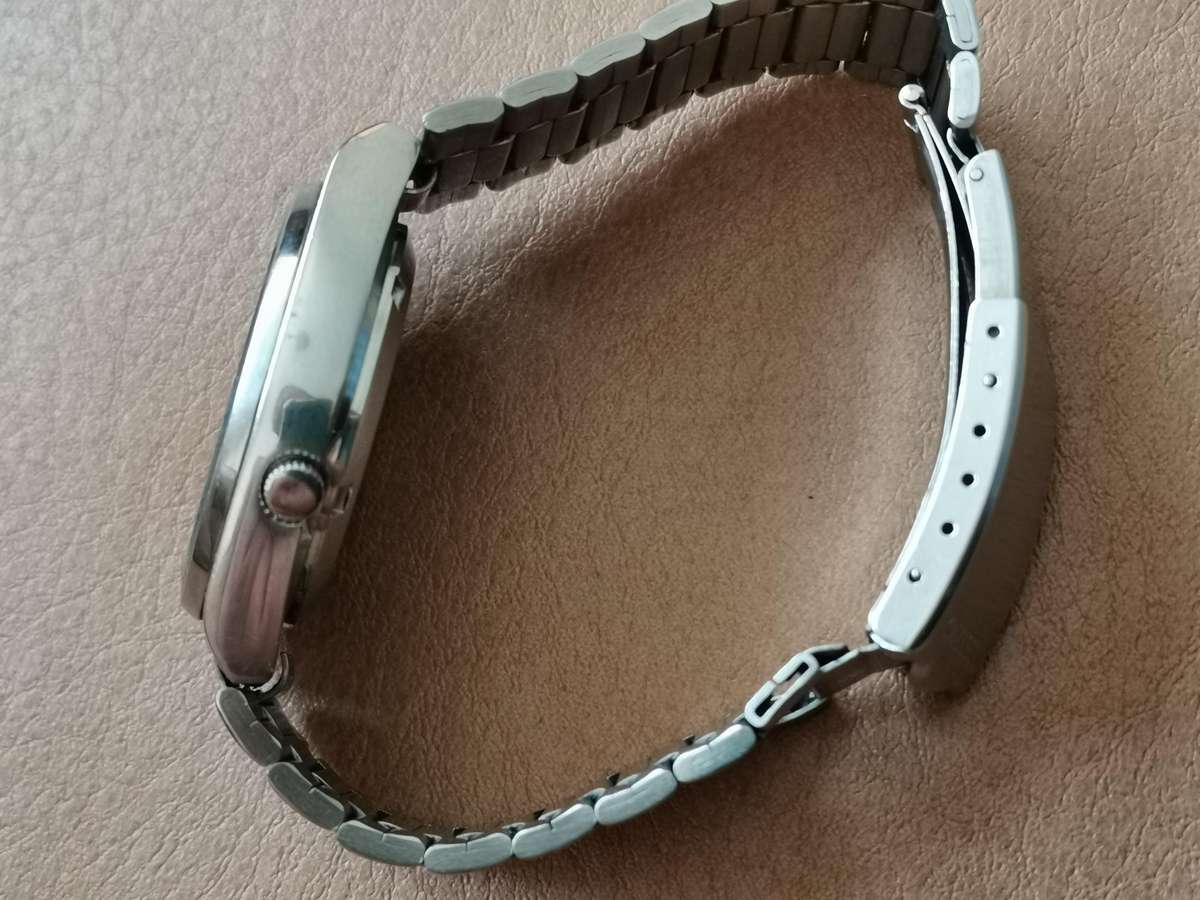 Vintage seiko 5 automatic mechanical watch