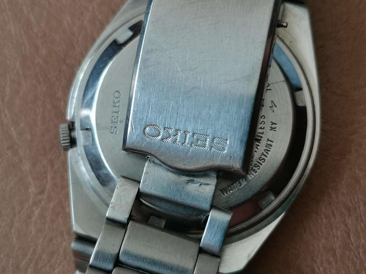 Vintage seiko 5 automatic mechanical watch