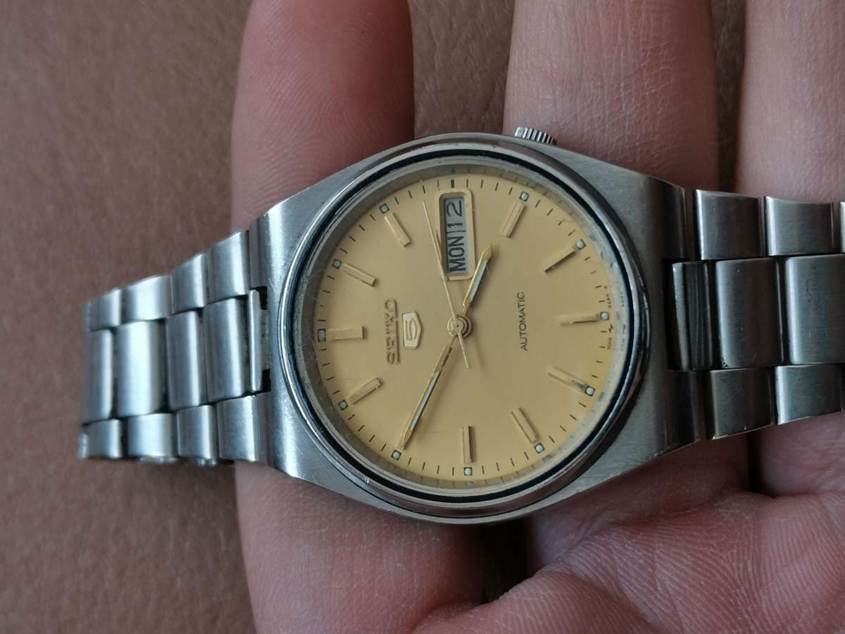 Vintage seiko 5 automatic mechanical watch