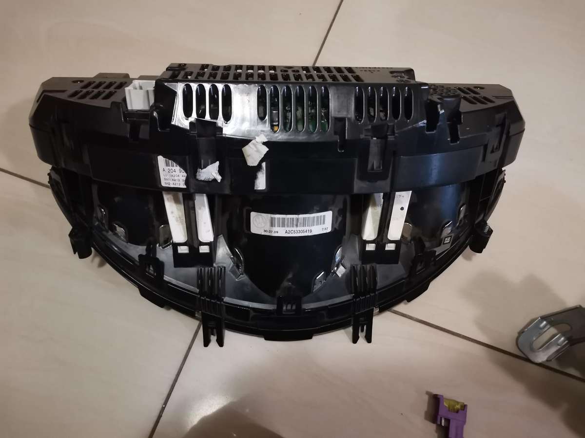 Mercedes Benz w204 cluster and fuse box