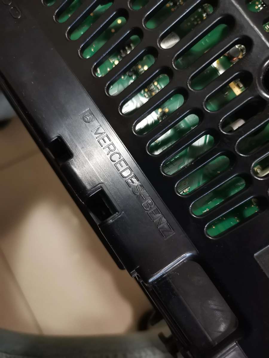 Mercedes Benz w204 cluster and fuse box