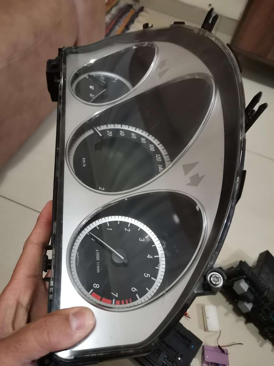 Mercedes Benz w204 cluster and fuse box