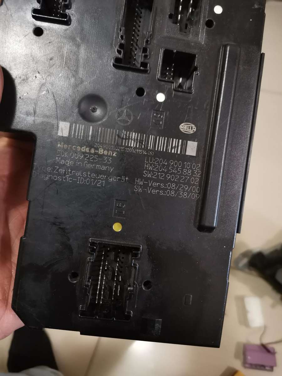 Mercedes Benz w204 cluster and fuse box