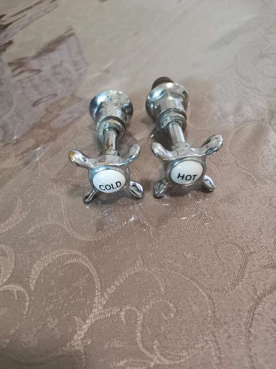 Early 1900s Victorian era bath taps