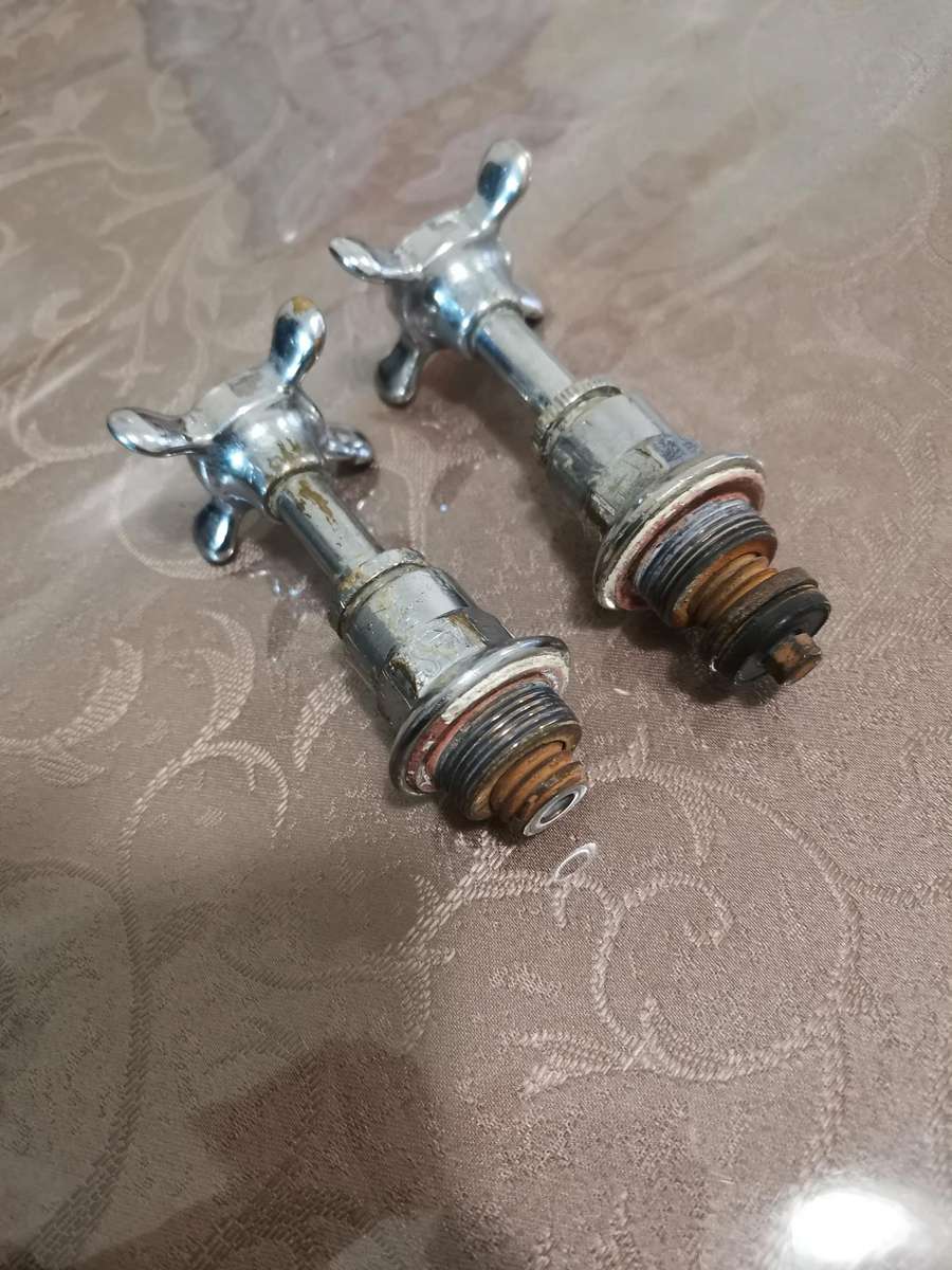Early 1900s Victorian era bath taps