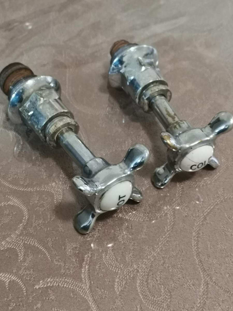 Early 1900s Victorian era bath taps