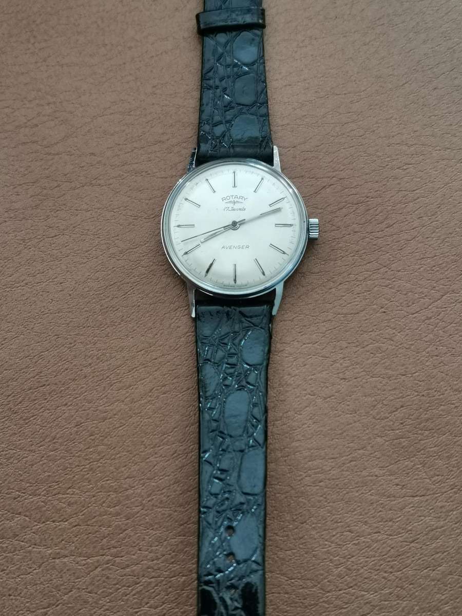 Vintage rotary avenger 17 jewels manual wind mechanical watch