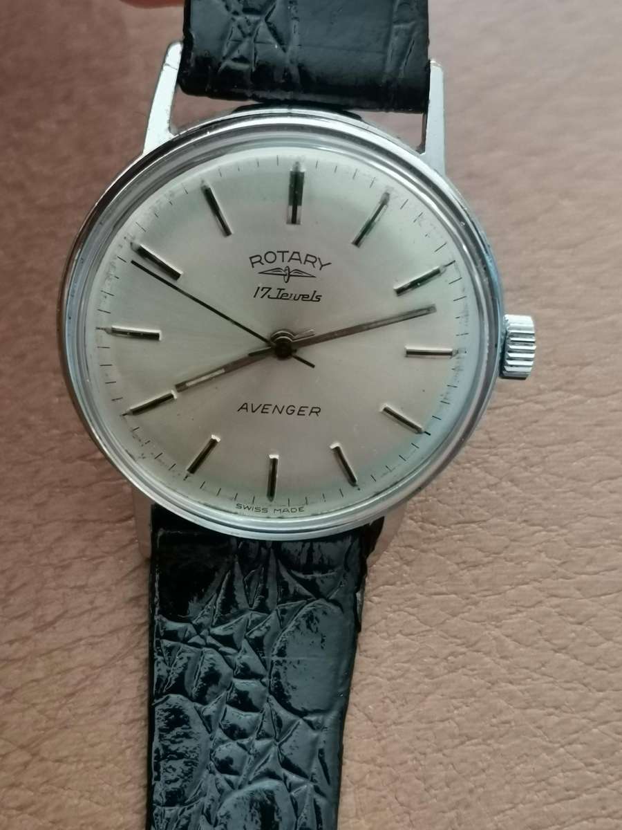 Vintage rotary avenger 17 jewels manual wind mechanical watch