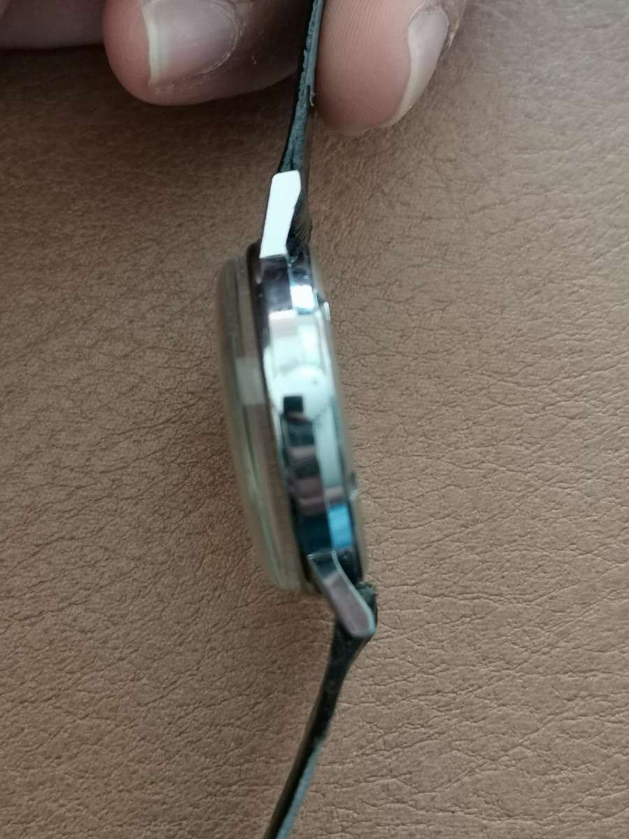 Vintage rotary avenger 17 jewels manual wind mechanical watch