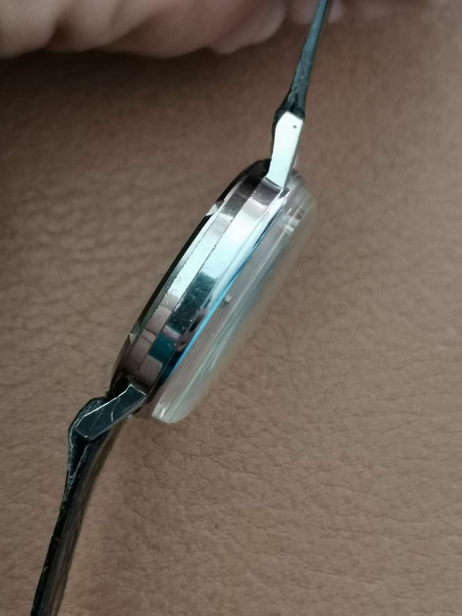 Vintage rotary avenger 17 jewels manual wind mechanical watch