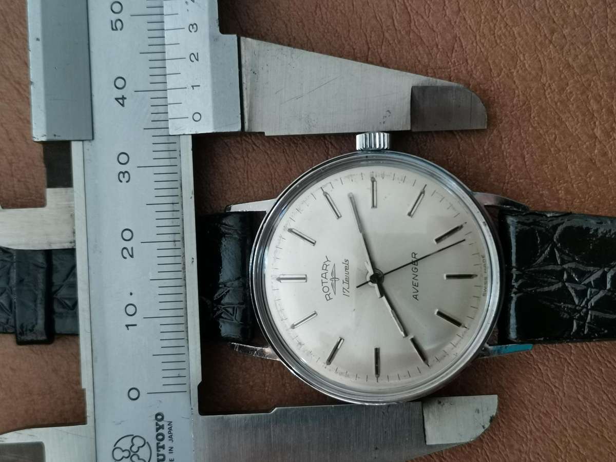 Vintage rotary avenger 17 jewels manual wind mechanical watch