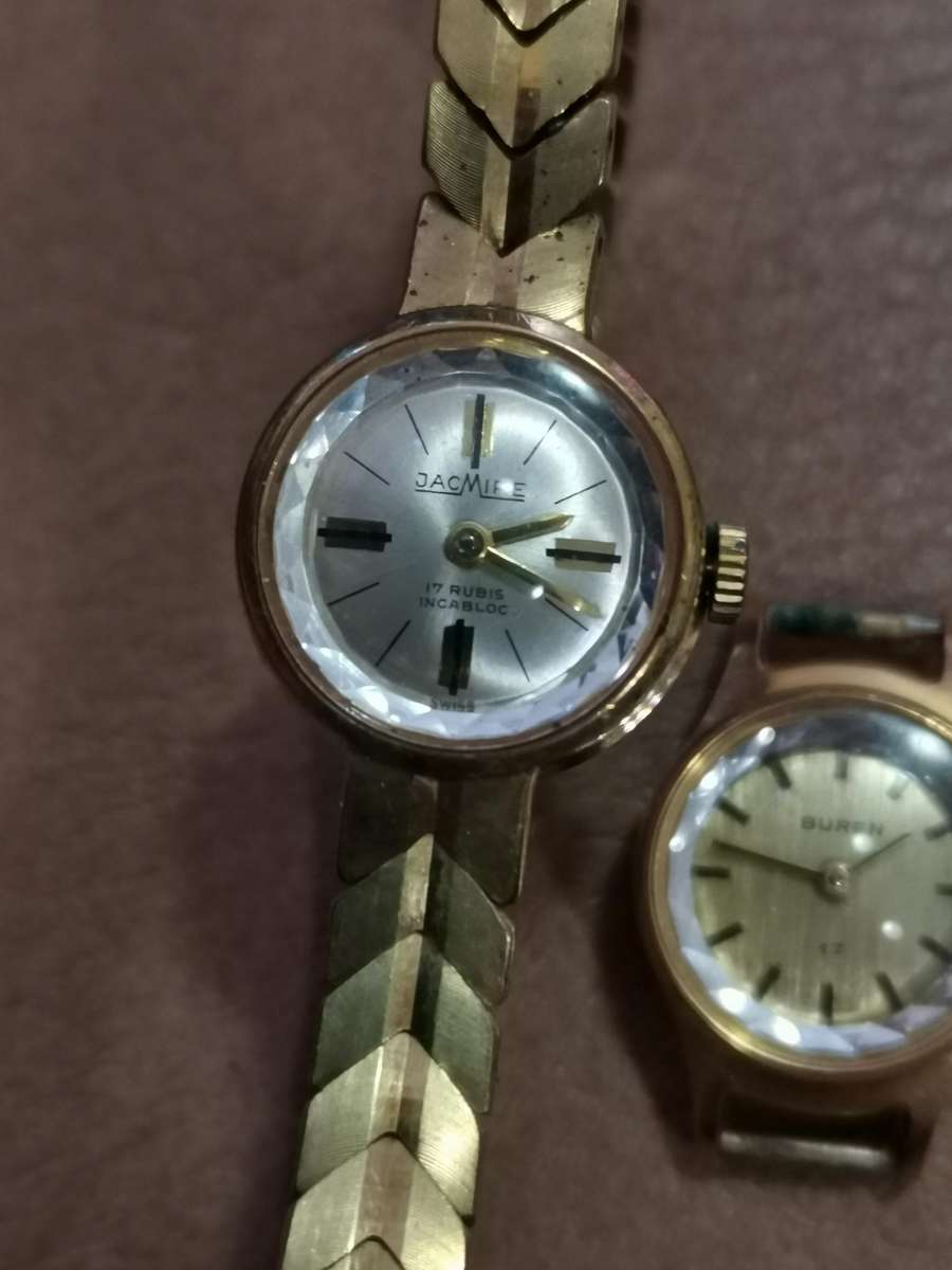2 vintage ladies mechanical watches in working condition
