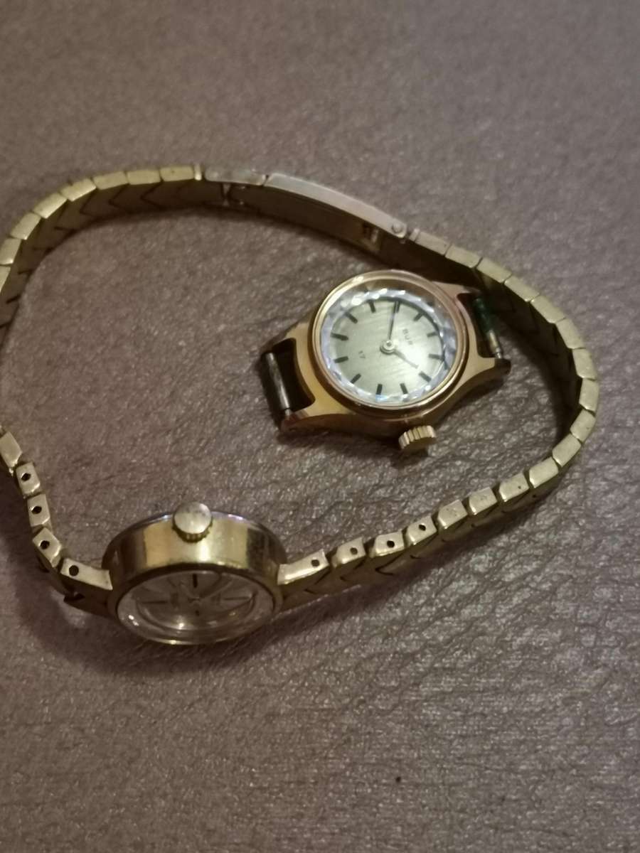 2 vintage ladies mechanical watches in working condition