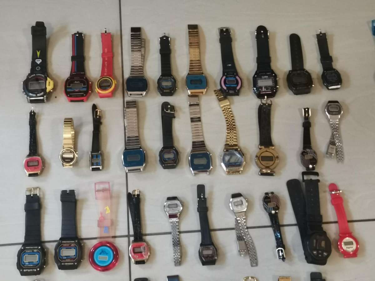 180 1990s new old stock quartz watches