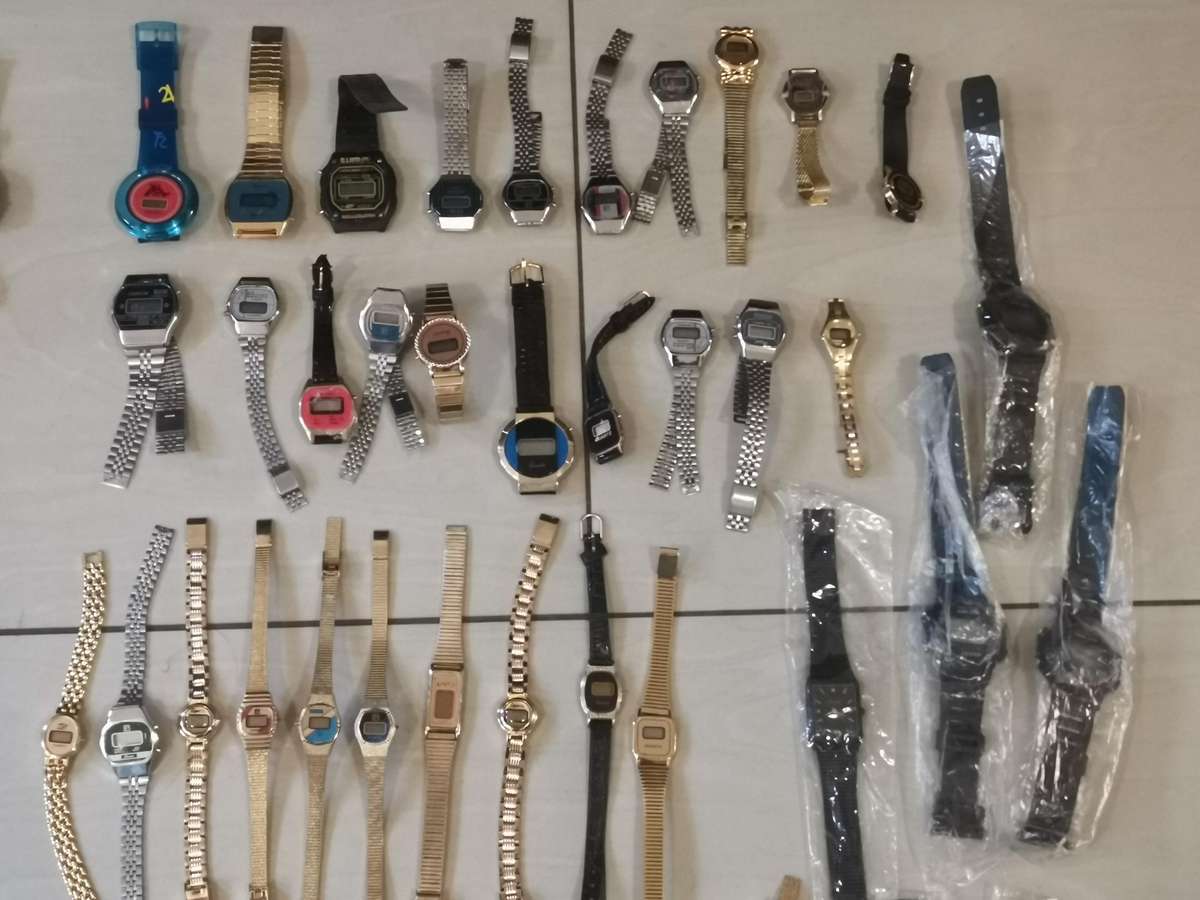 180 1990s new old stock quartz watches