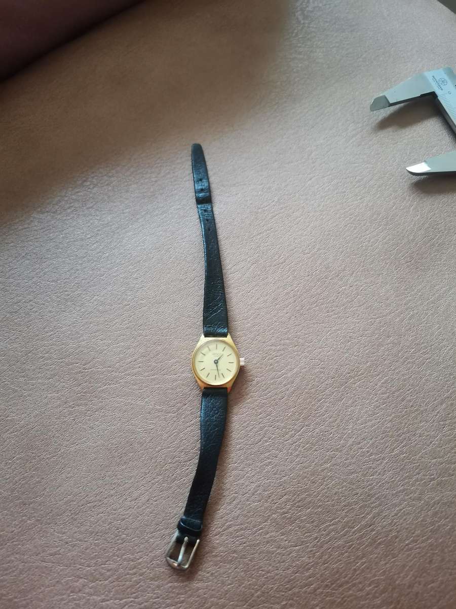 Vintage Lanco 17 jewels shockproteced ladies mechanical manual wind watch