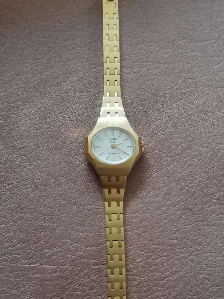 Vintage oris star 17 jewels manual wind mechanical ladies watch *like new*