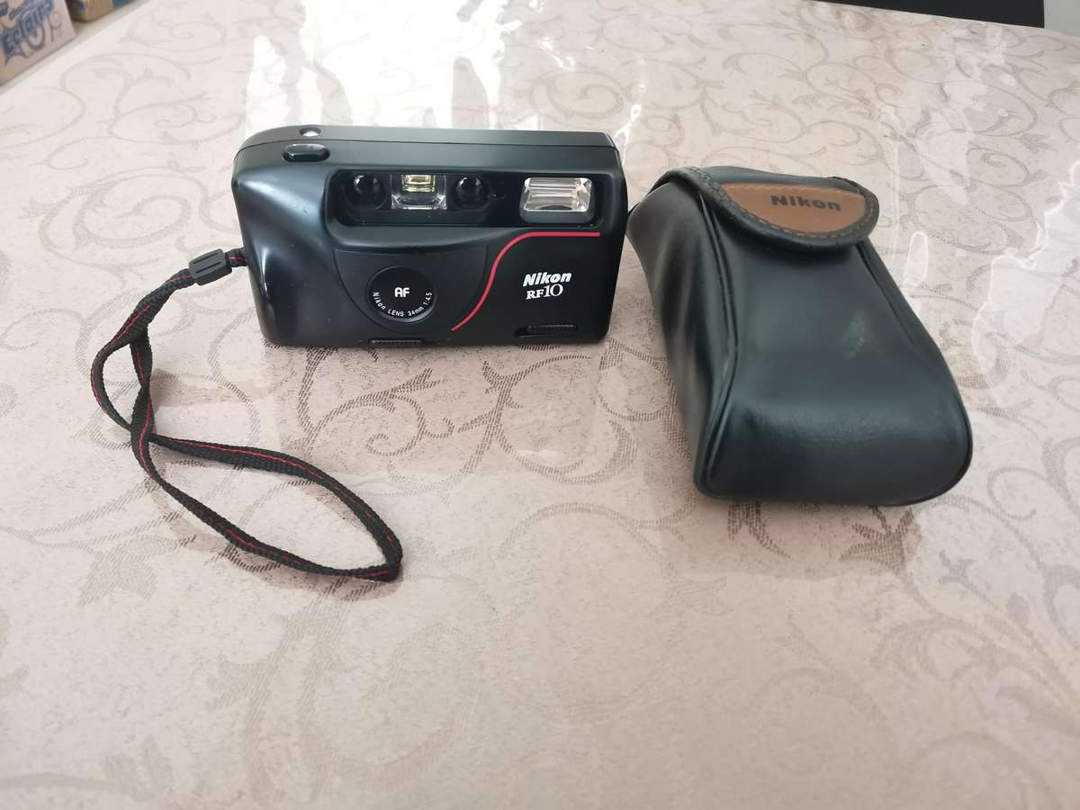 Nikon rf-10 35mm point and shoot camera