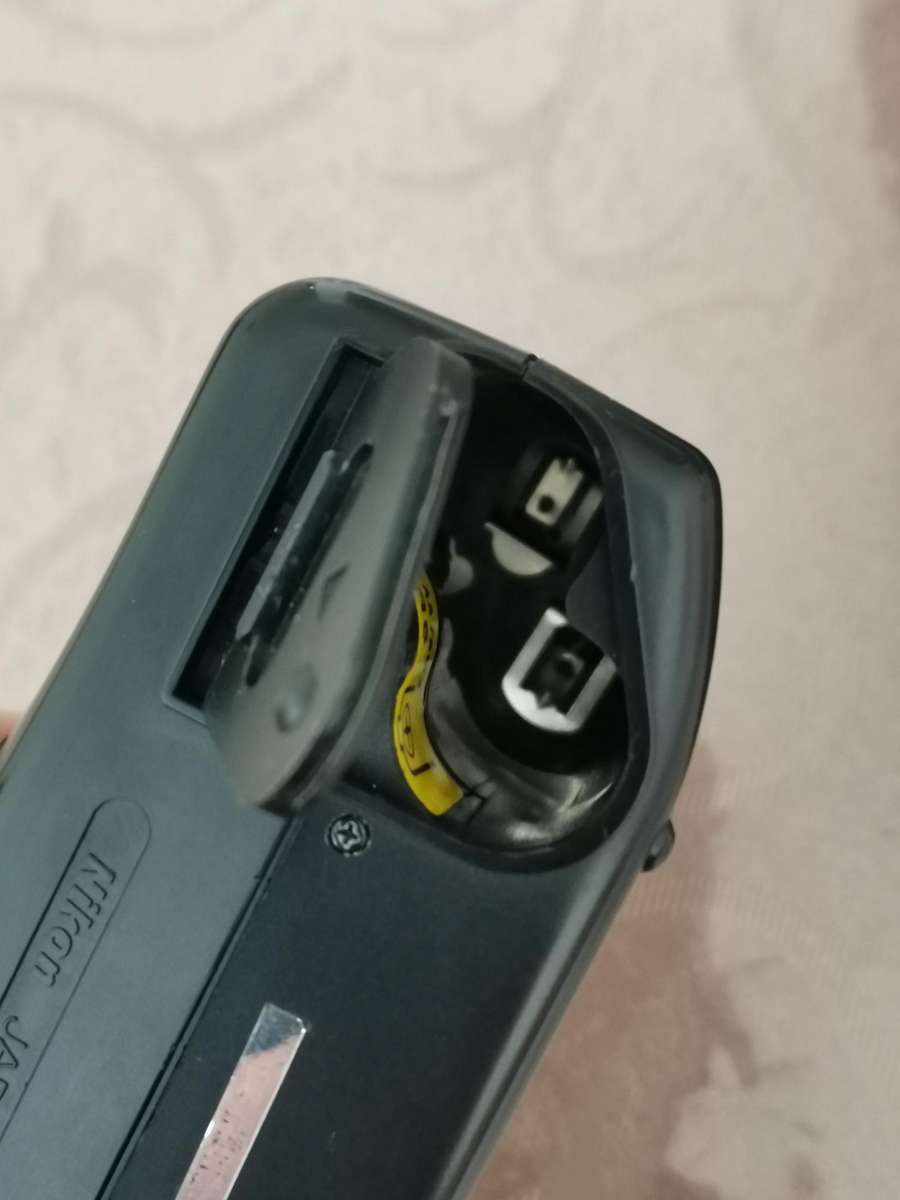 Nikon rf-10 35mm point and shoot camera